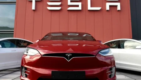Tesla’da Güvenlik Sorunu Meydana Geldi! 1.2 Milyon Araç Geri Çağrıldı!