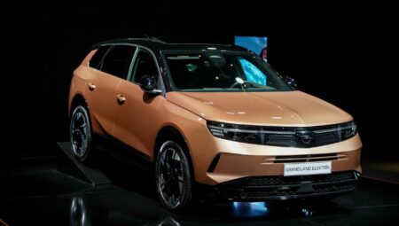 Yeni Opel Grandland Türkiye’de: Elektrikli ve Hibrit Seçenekleriyle Geleceğin SUV’u!