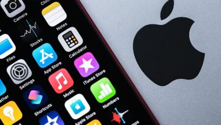 Apple Maps’e Reklam Geliyor: Kullanıcılar Tepkili!