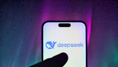 DeepSeek OpenAI’i Tehdit Ediyor mu? Yapay Zeka Sektöründe Dengeler Değişiyor!