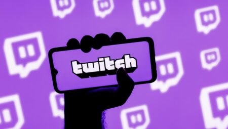 Yapay Zeka Twitch’te Canlı Yayın Yapıyor: Kendi Kendine Oyun Oynuyor!
