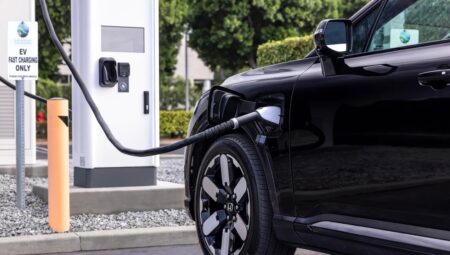 Honda ve Acura Elektrikli Araç Sahipleri Tesla Supercharger’ları Kullanabilecek