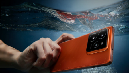 realme GT 7 Tanıtıldı: 7200 mAh Batarya ve 144 Hz Ekran ile Güç Gösterisi!