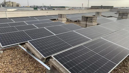 Tam Otonom Güneş Paneli Temizleme Robotu Smartbot Tanıtıldı