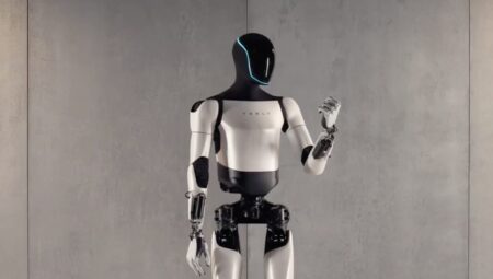İnsansı Robot Optimus’un Dans Videosu Şok Etti!