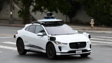 Waymo’dan Çarpıcı Rapor: Robotaksiler İnsan Sürücülere Kıyasla 25 Kat Daha Güvenli