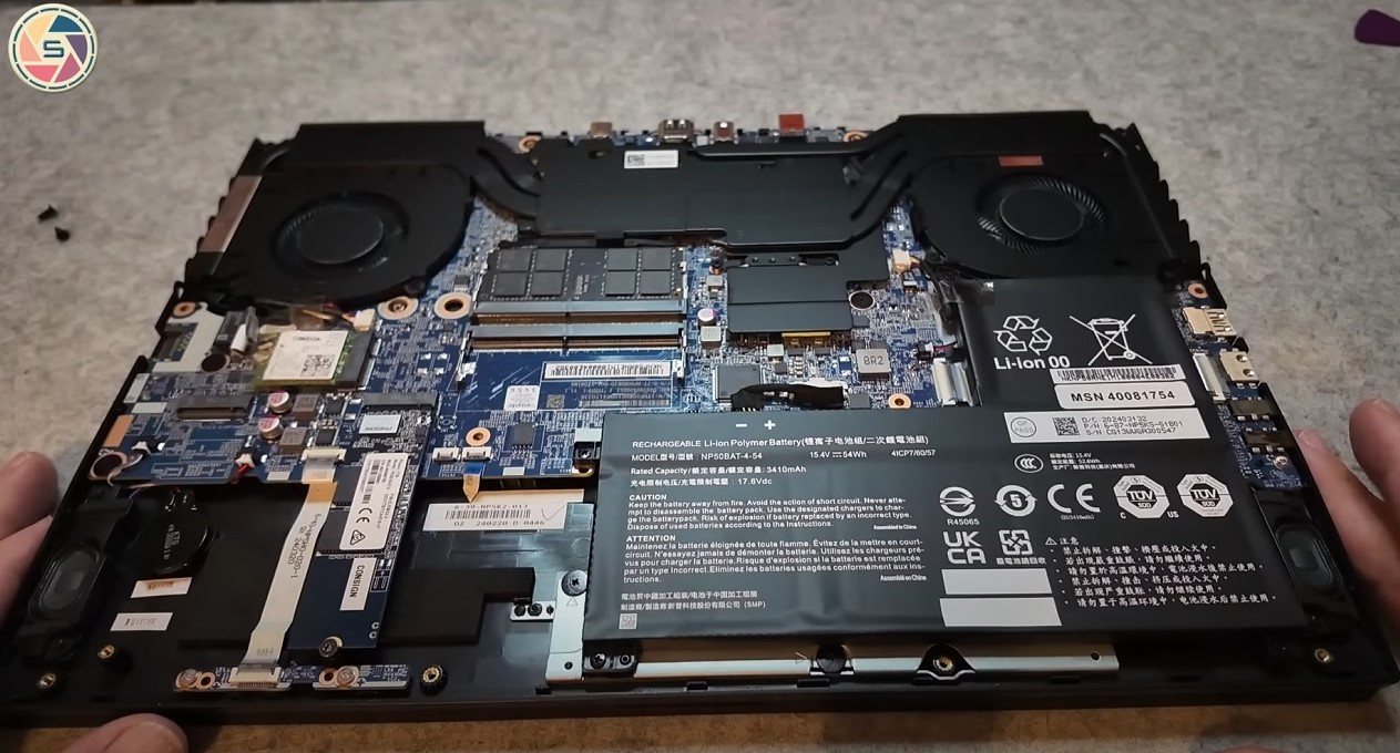 Erazer Deputy P60 (RTX 4070) Laptop