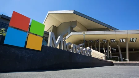 Microsoft 9 Bin Çalışanı İşten Çıkarıyor: Teknoloji Devi Yeni Stratejiler Peşinde