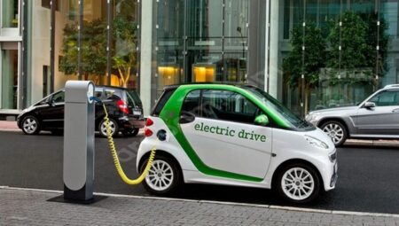 Elektrikli Otomobil Pazarı Ağustos 2025’te Rekor Büyüme Kaydetti