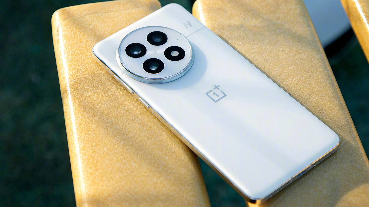 OnePlus’ta tehlikeli güncelleme: Eski yazılım yükleyenlerin telefonu çöküyor