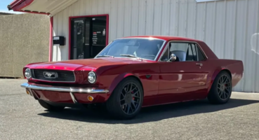 1966 Model Mustang, Tesla Beyni ve Otonom Sürüşle Yeniden Doğdu