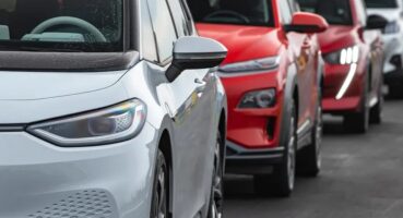 Tesla’dan Dev Geri Çağırma Hamlesi: 2 Milyon Araç Servislere Çağrılıyor!